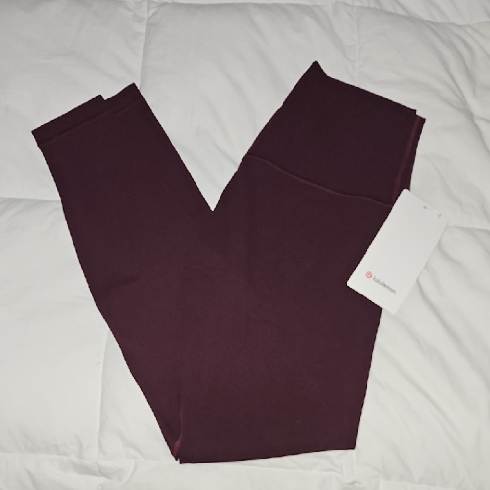 Lululemon Nwts SOLD OUT, GNPL!! Sz 8 HR 28" Inseam!! Align Pant